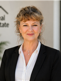 Estelle van der Hoven