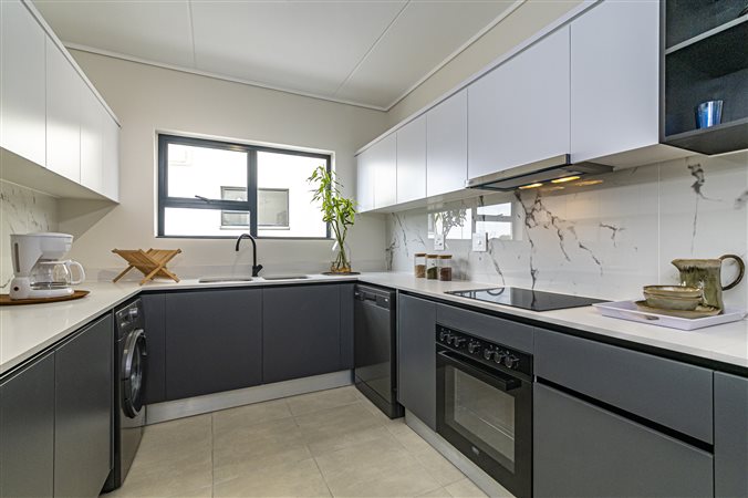 Image Number 4 for The Huntsman