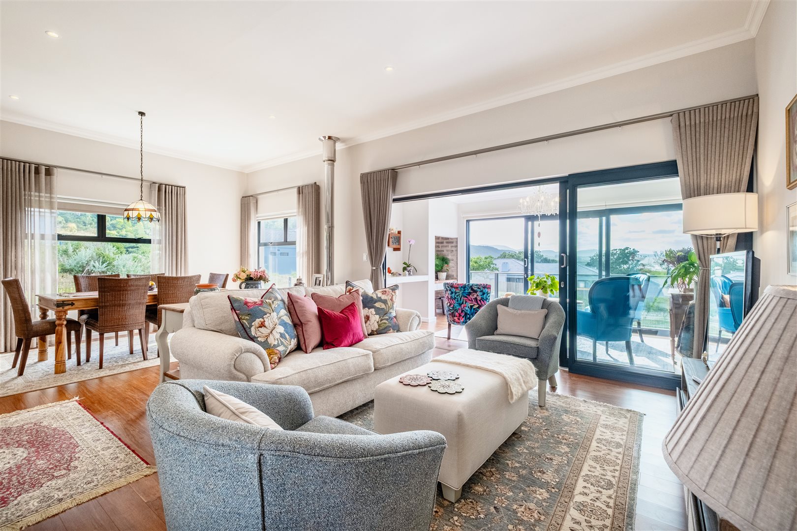 Image Number 3 for Lakeview Estate