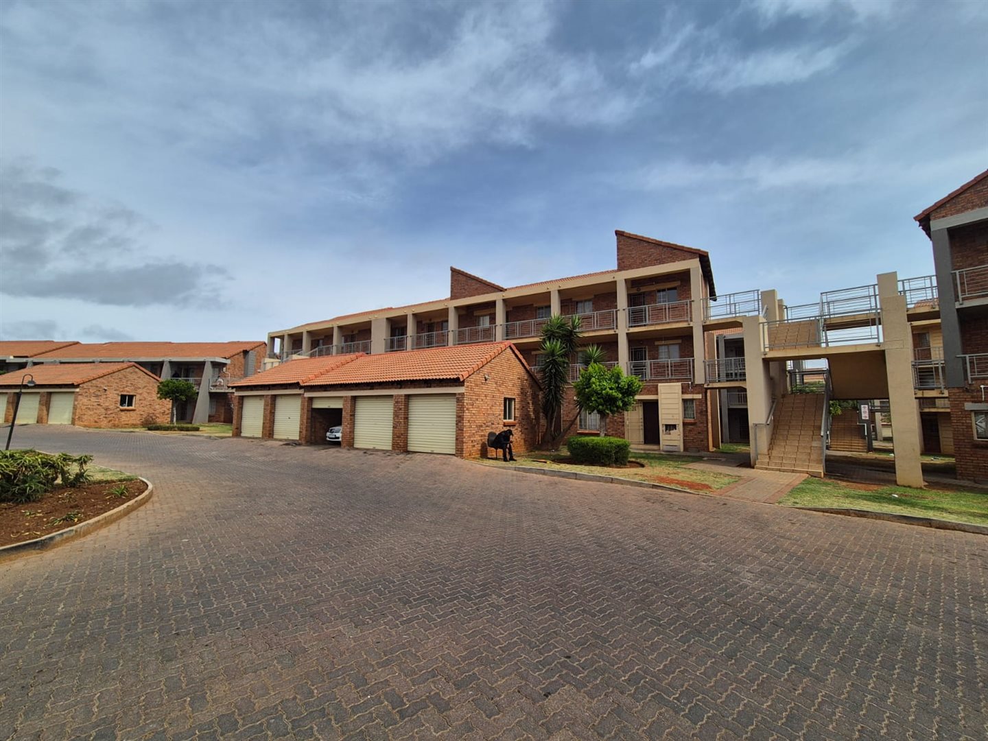Image Number 2 for Park Crescent in Orange Blossom Boulevard