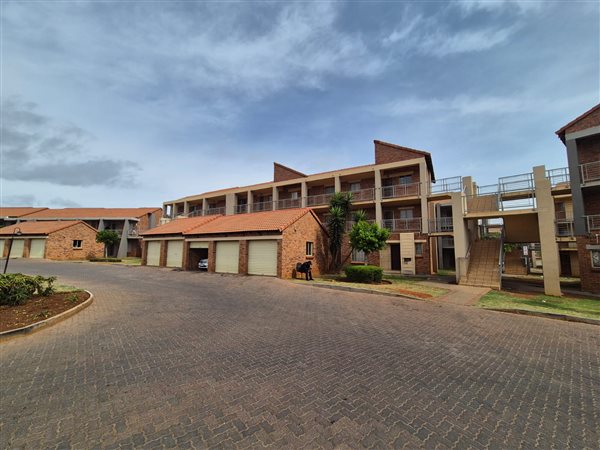 Image Number 2 for Park Crescent in Orange Blossom Boulevard