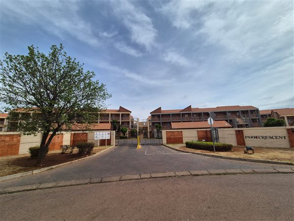 Image Number 1 for Park Crescent in Orange Blossom Boulevard