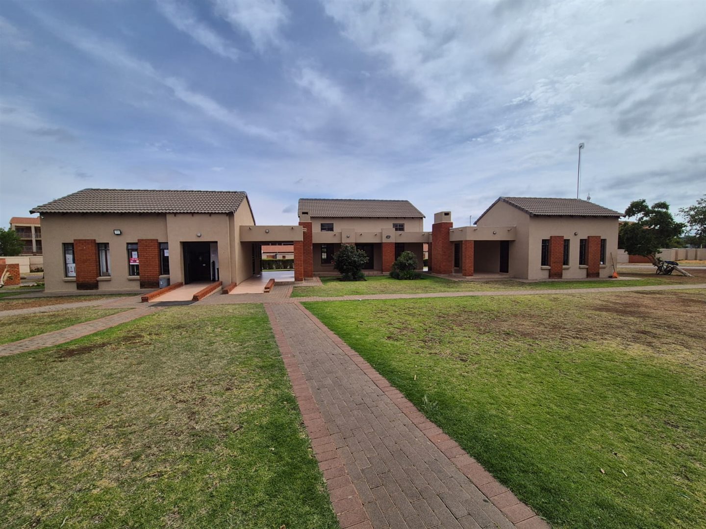 Image Number 3 for Park Crescent in Orange Blossom Boulevard