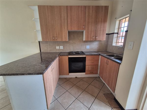 Image Number 9 for Park Crescent in Orange Blossom Boulevard