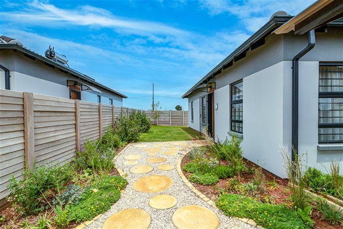 Image Number 6 for Emperors Security Estate