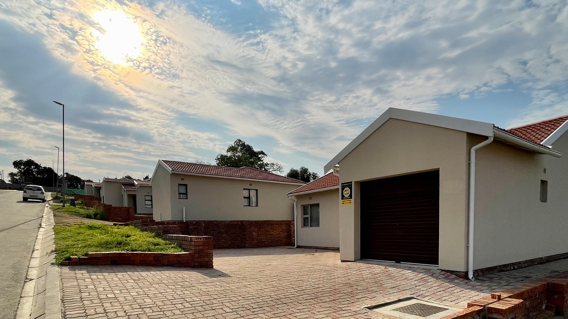 Image Number 3 for Amalinda Downs