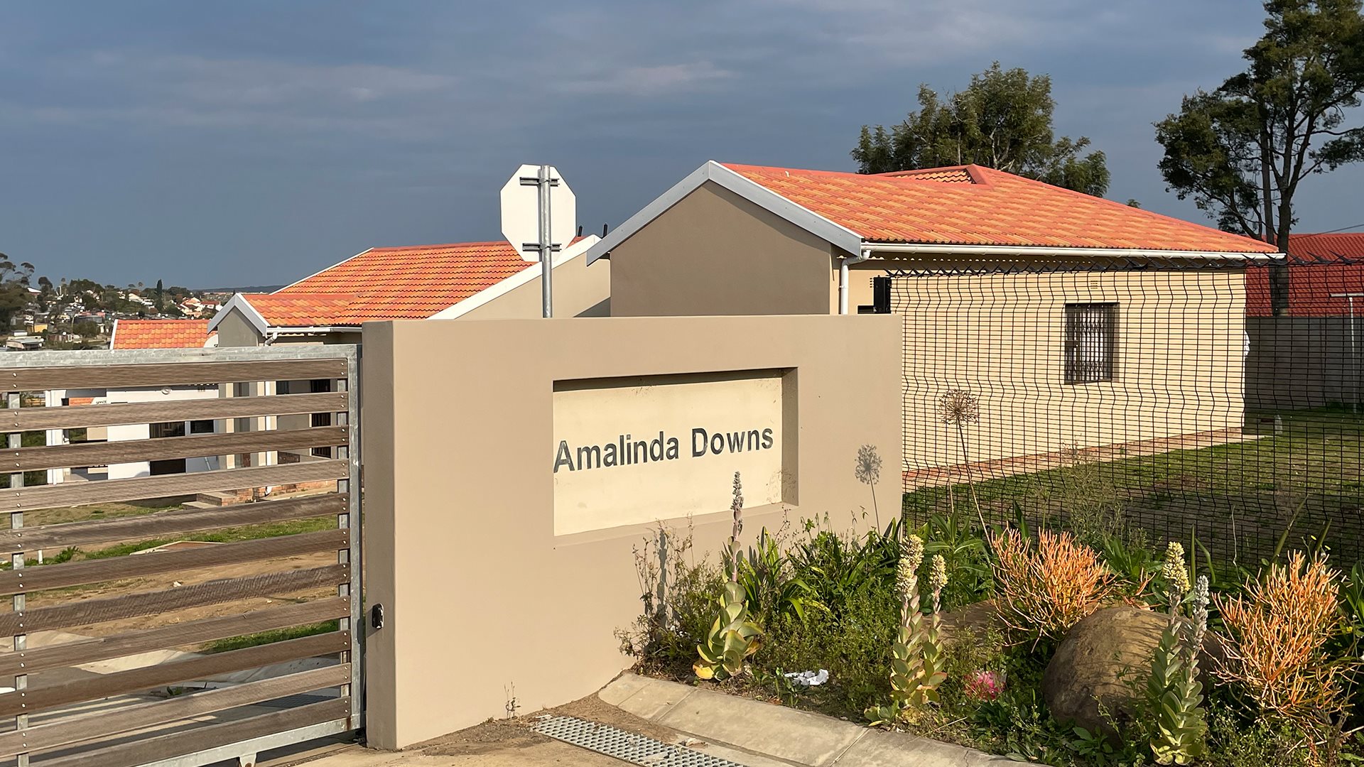 Image Number 1 for Amalinda Downs