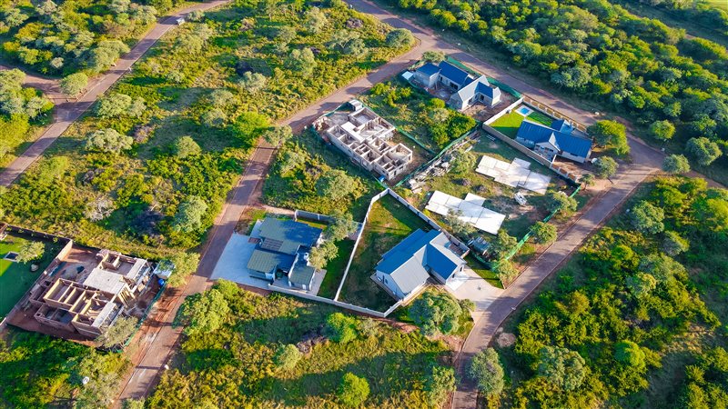 Image Number 3 for Thorny Bush Estate