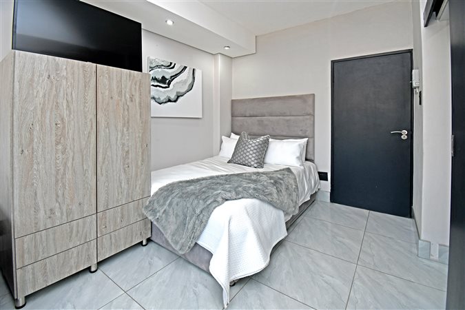 Image Number 7 for Diamond Suites