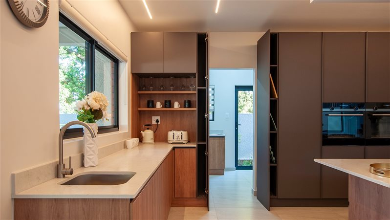 Image Number 4 for The Mandarin