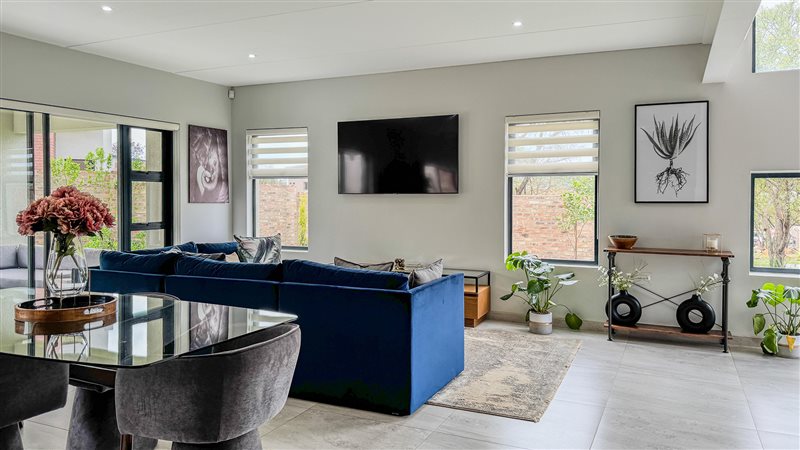 Image Number 4 for The Malachite