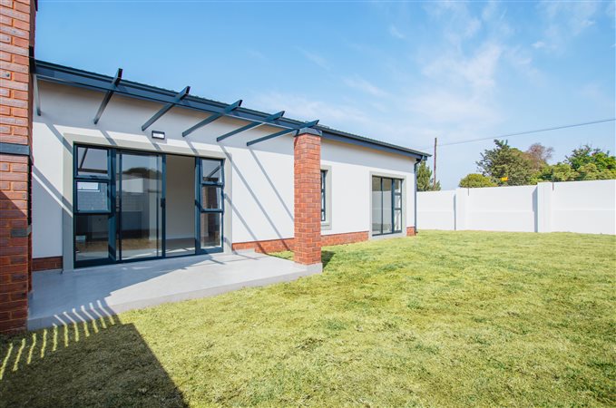 Image Number 6 for 33@View