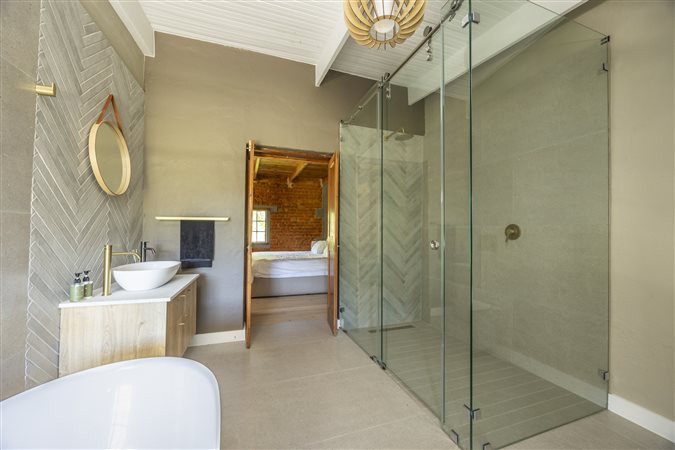 Image Number 8 for La Luc