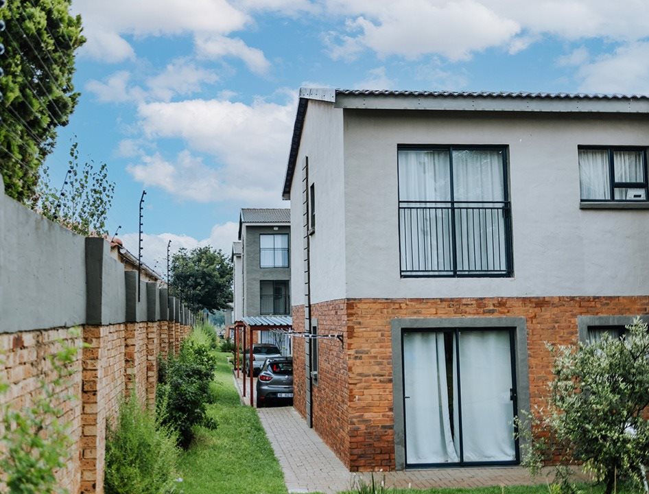 Image Number 2 for Green Leaf Estate