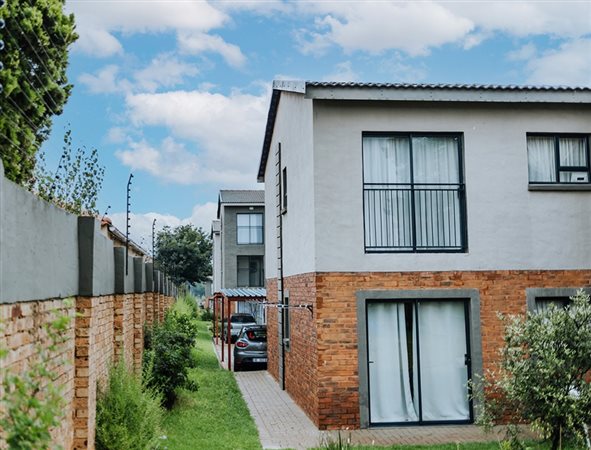 Image Number 2 for Green Leaf Estate