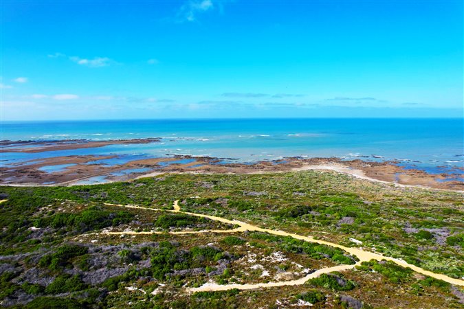 Image Number 7 for Moquini Bay