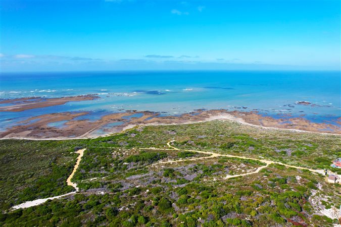 Image Number 3 for Moquini Bay