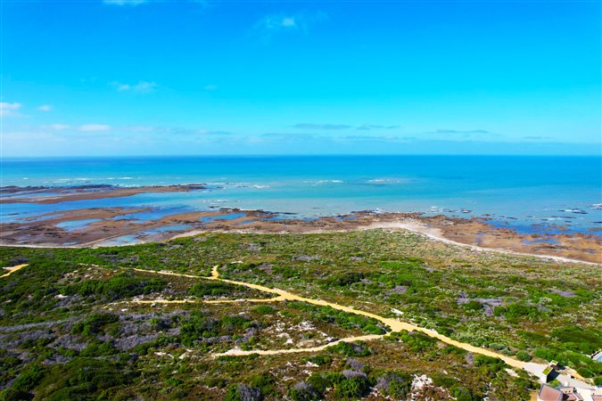Image Number 8 for Moquini Bay