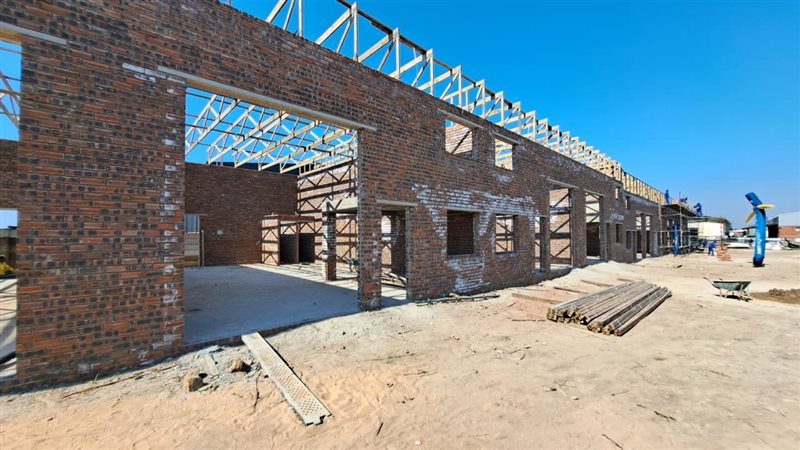 Image Number 8 for Everest Park