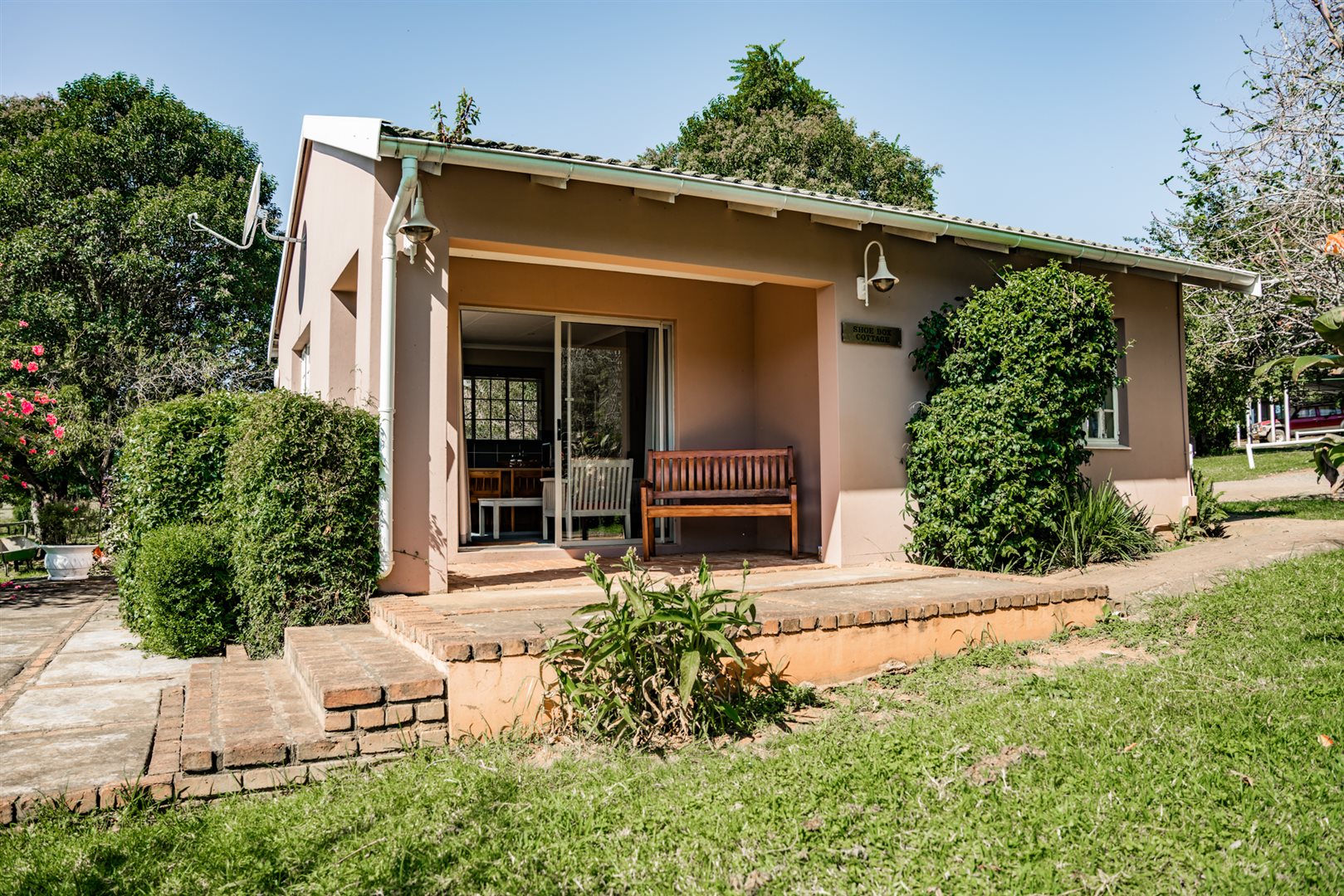 Image Number 2 for THE MANDERSON ESTATE