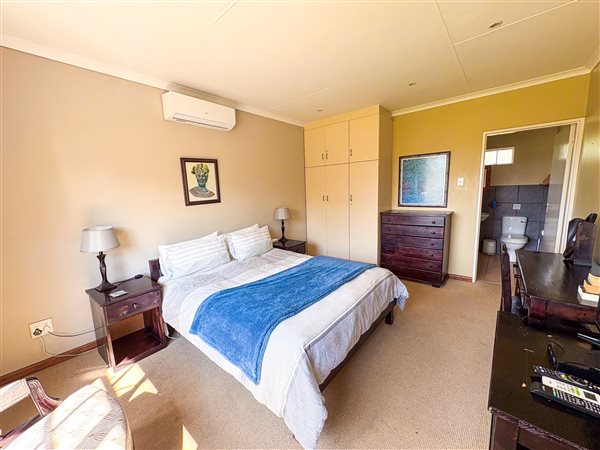 Image Number 7 for THE MANDERSON ESTATE