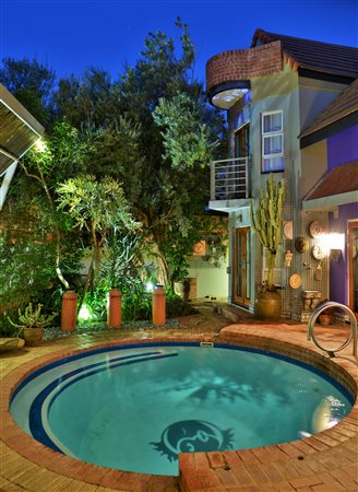 Image Number 4 for Olivewood Estate