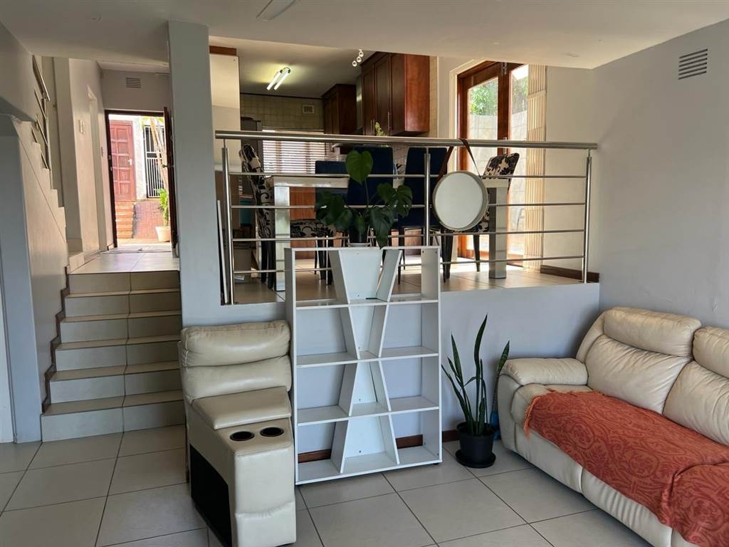 3 Bed Townhouse in Umhlanga Rocks photo number 6