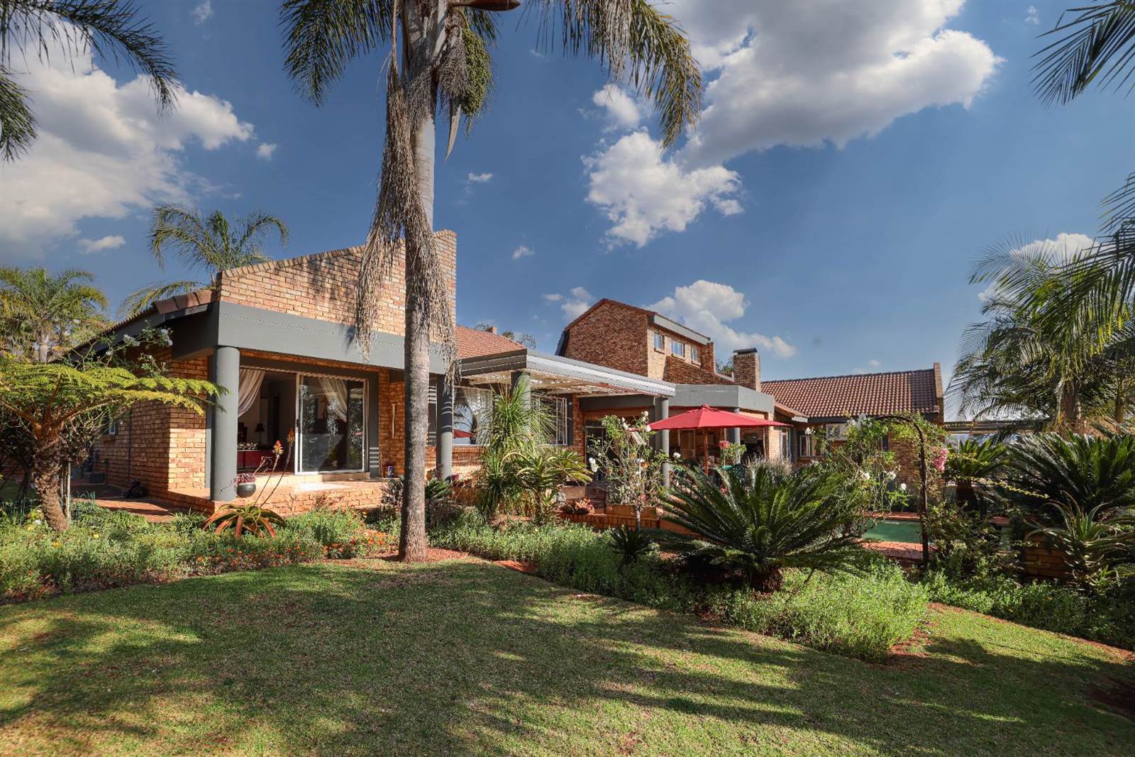 4 Bed House in Mooikloof Equestrian Estate photo number 9