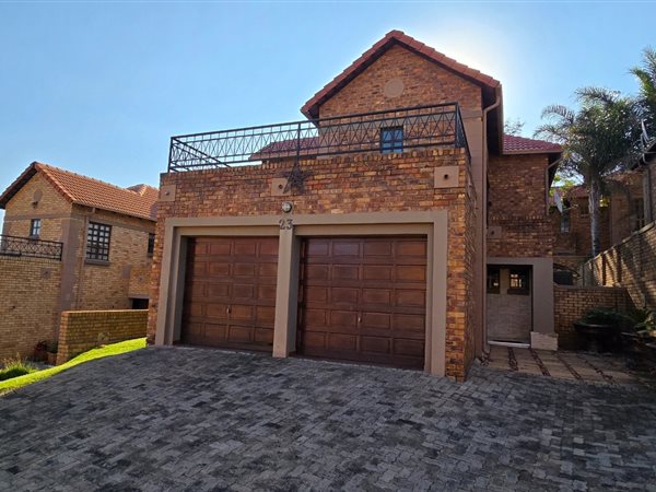3 Bedroom Townhouse 3 Bedroom Townhouse