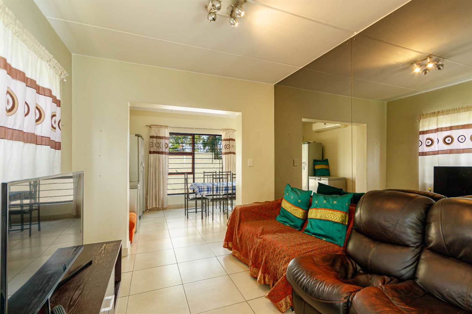 3 Bed Cluster in Douglasdale photo number 13