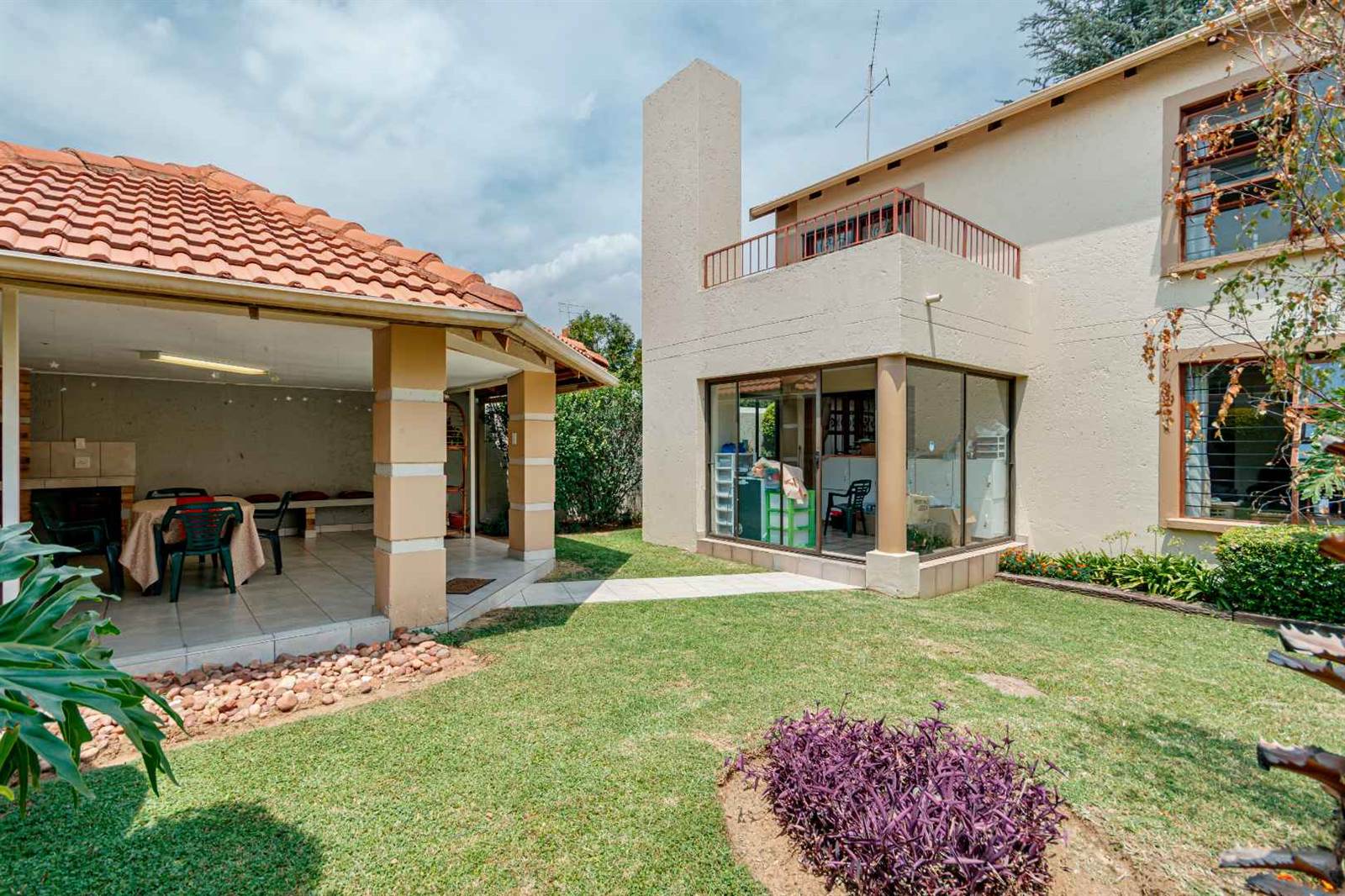 3 Bed Cluster in Douglasdale photo number 1