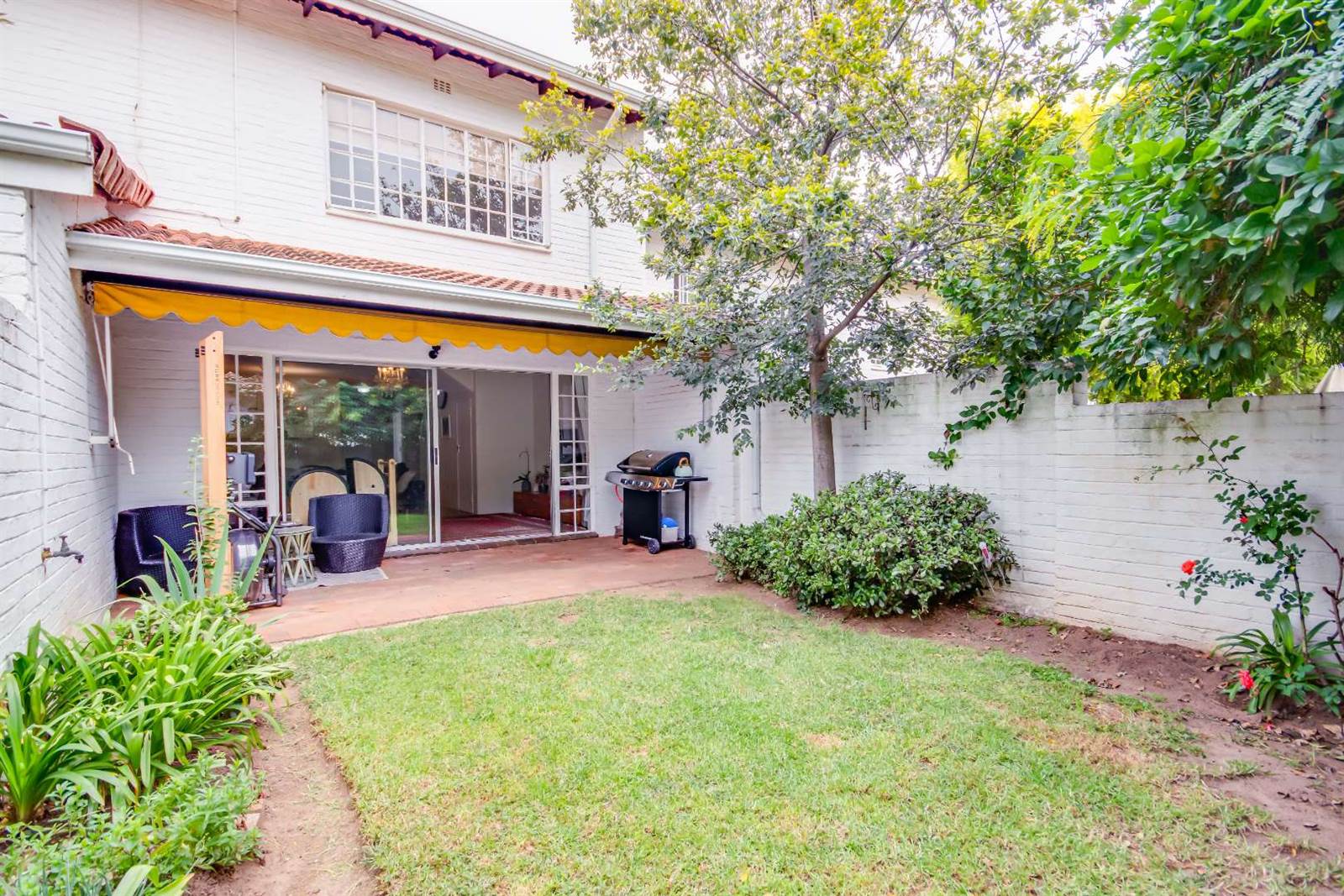 3 Bed Townhouse in Craighall Park photo number 12