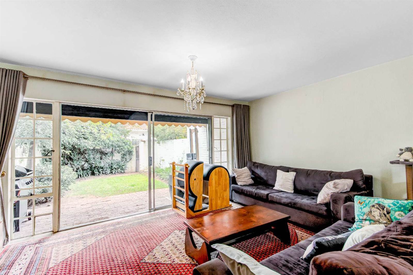 3 Bed Townhouse in Craighall Park photo number 4