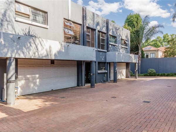3 Bed Townhouse in Houghton Estate