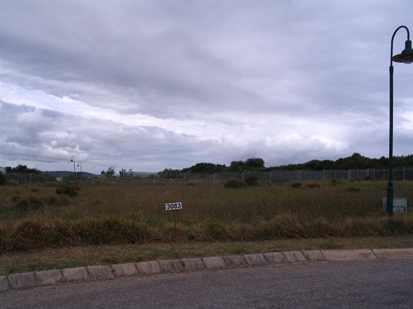 594 m² Land available in Kenton-on-Sea