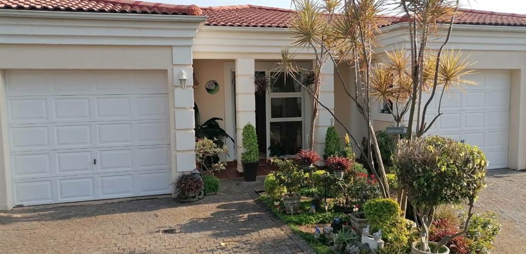3 Bed Townhouse in La Lucia photo number 1