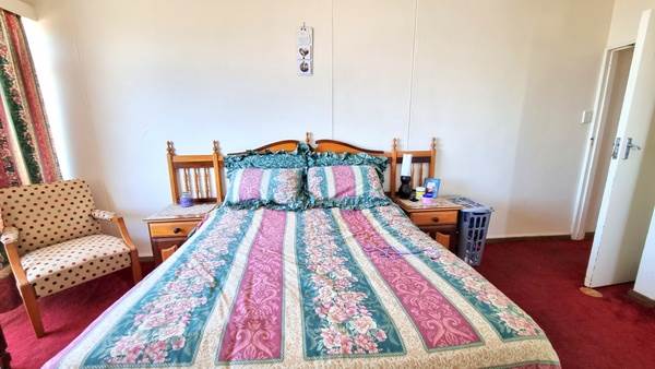 2 Bed Apartment in Port Elizabeth Central photo number 22