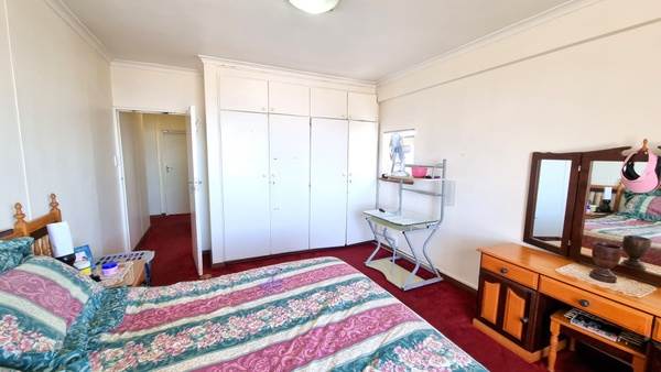 2 Bed Apartment in Port Elizabeth Central photo number 19