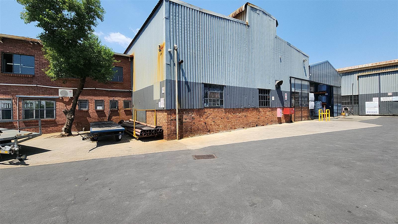 5000  m² Industrial space in Rosslyn photo number 1