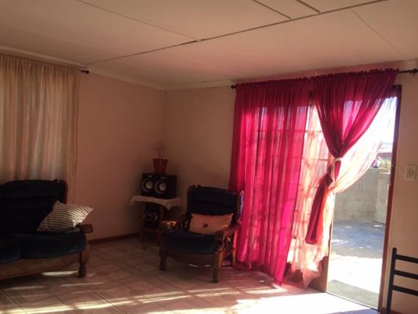 3 Bed House in Diazville