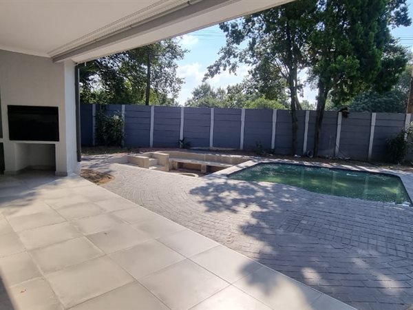 5 Bedroom House 5 Bedroom House