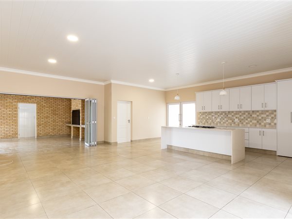 4 Bedroom House 4 Bedroom House