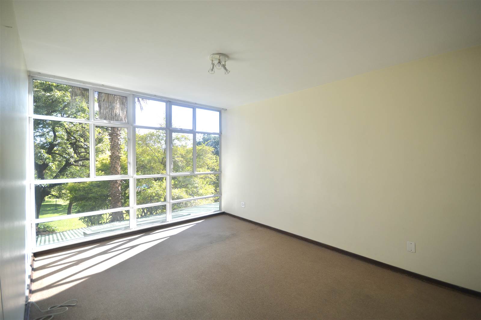 2 Bed Apartment in Bedfordview photo number 17