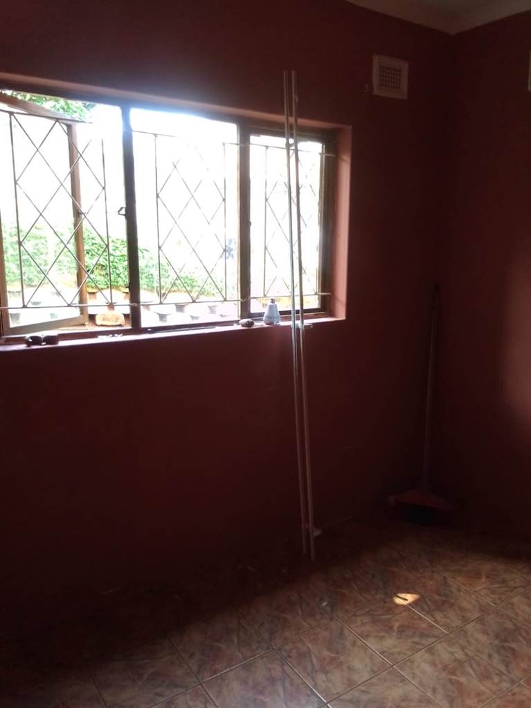 4 Bed House in Inyala Park photo number 25