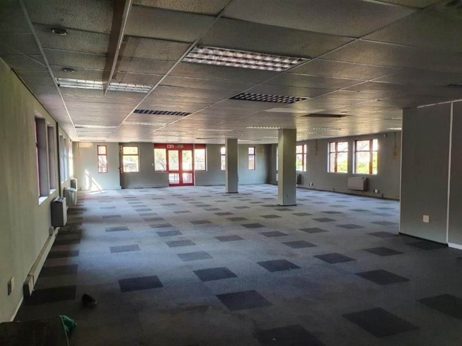 1000  m² Commercial space in Woodmead photo number 4