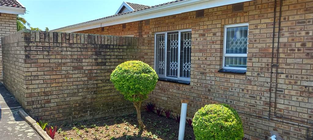 3 Bed Townhouse in Pinetown Central photo number 5