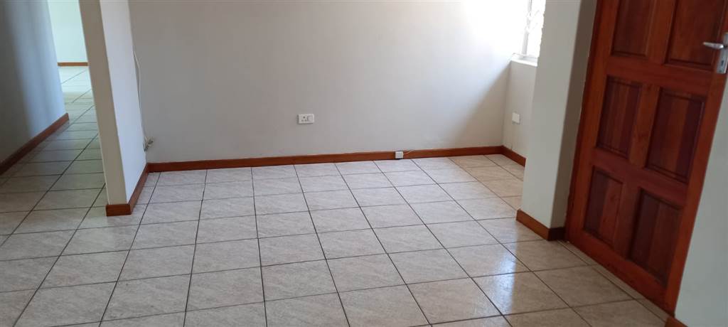 3 Bed Townhouse in Pinetown Central photo number 19
