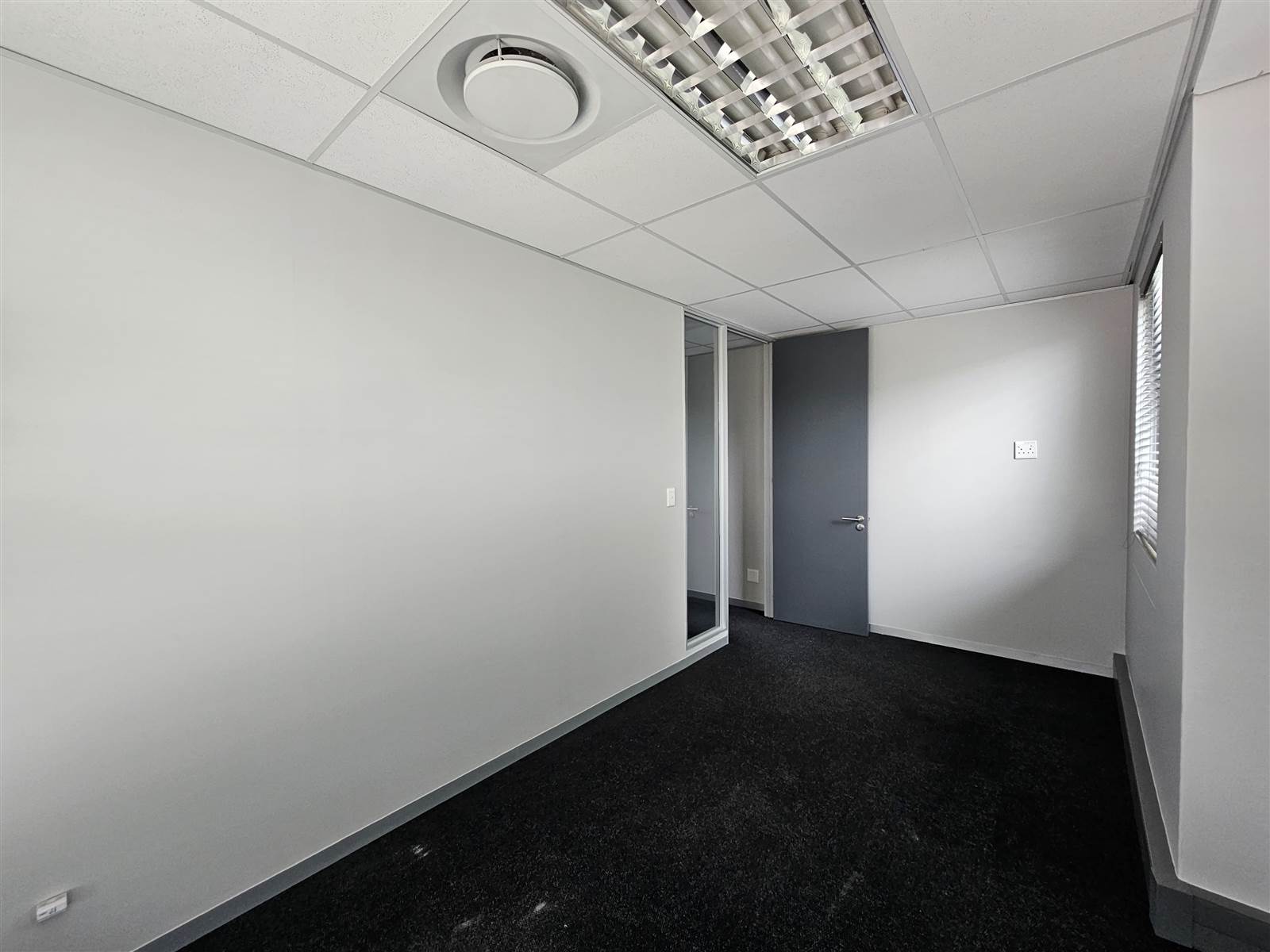 498.6  m² Commercial space in Highveld photo number 24