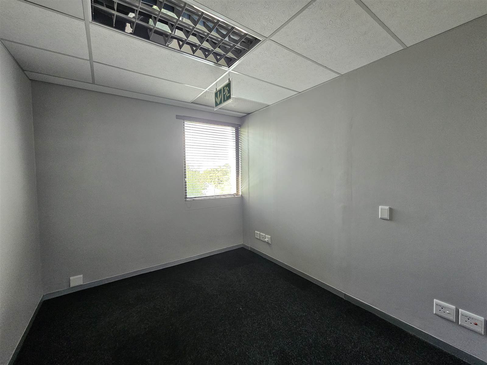 498.6  m² Commercial space in Highveld photo number 30