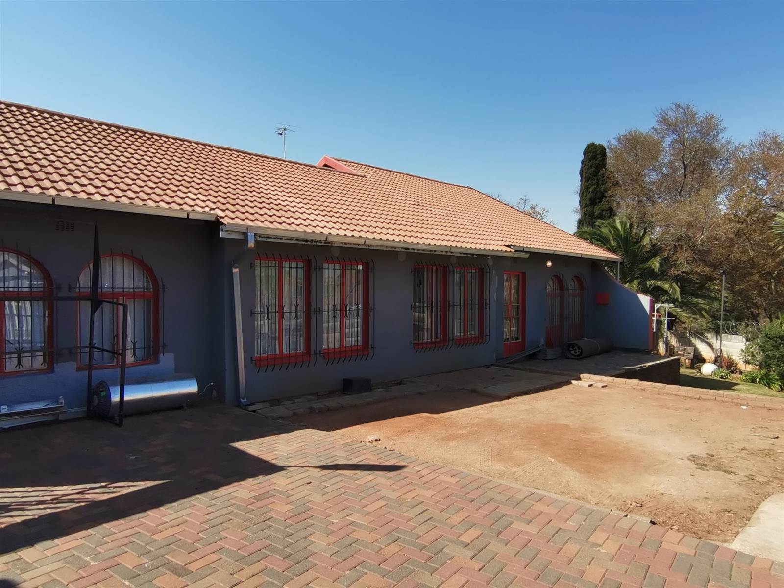 3 Bed House in Roodepoort West photo number 24